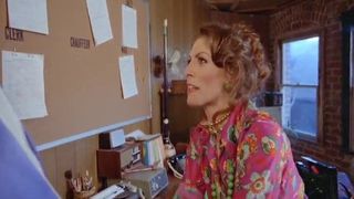 Мужик накинулся на журналистку и поимел её на столе