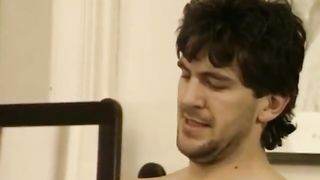 Мужчины из высшего общества трахают девку